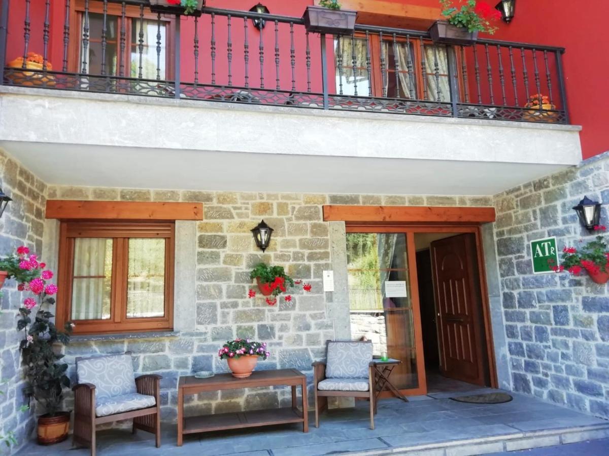 Onís Apartamentos Rurales La Vina מראה חיצוני תמונה