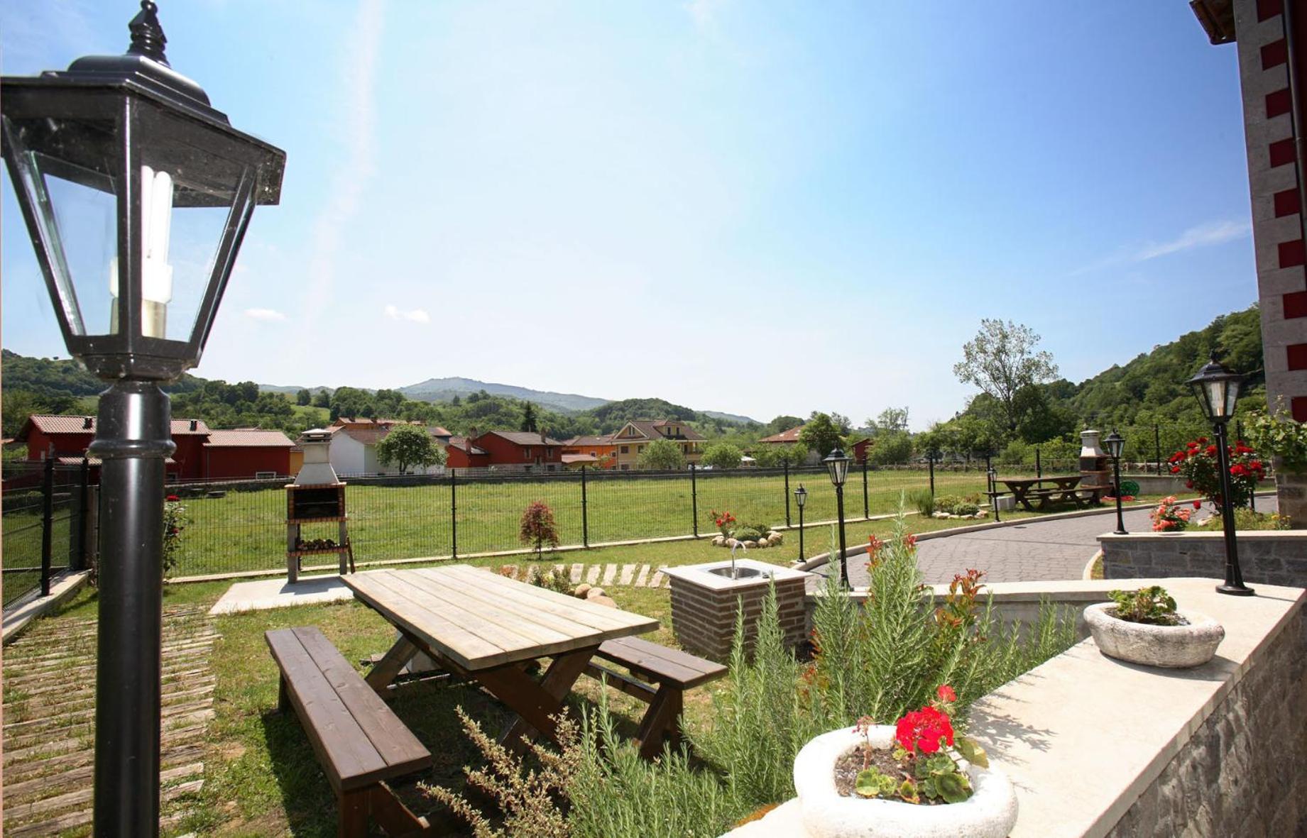 Onís Apartamentos Rurales La Vina מראה חיצוני תמונה