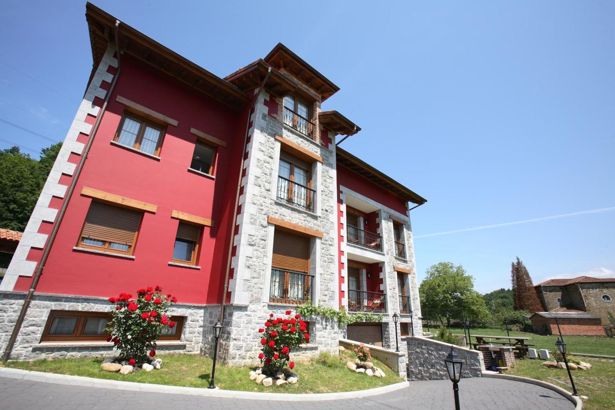 Onís Apartamentos Rurales La Vina מראה חיצוני תמונה
