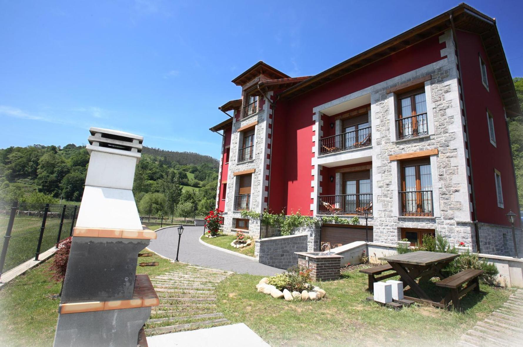 Onís Apartamentos Rurales La Vina מראה חיצוני תמונה